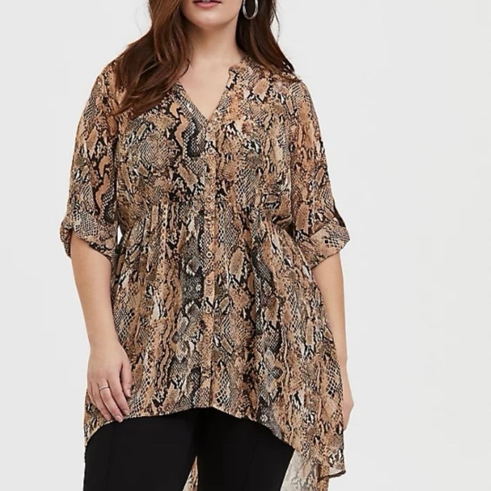 Torrid‎ Lexie Snakeskin Chiffon Babydoll Button Up Tab Sleeve Tunic Top Size 2X